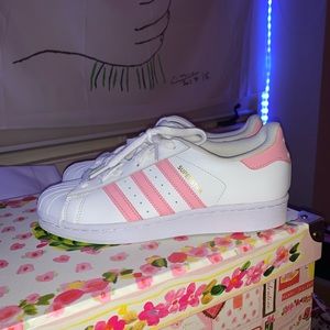 Adidas Superstar Sneakers